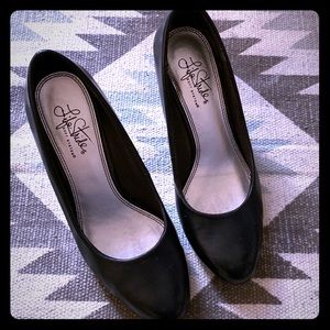 Black heals size: W7M 2.5” heal
